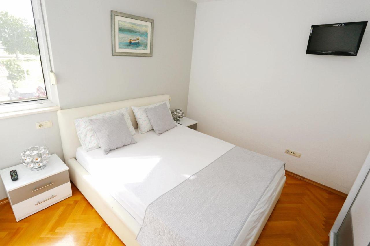 Luxury Family Apartment أوميس المظهر الخارجي الصورة