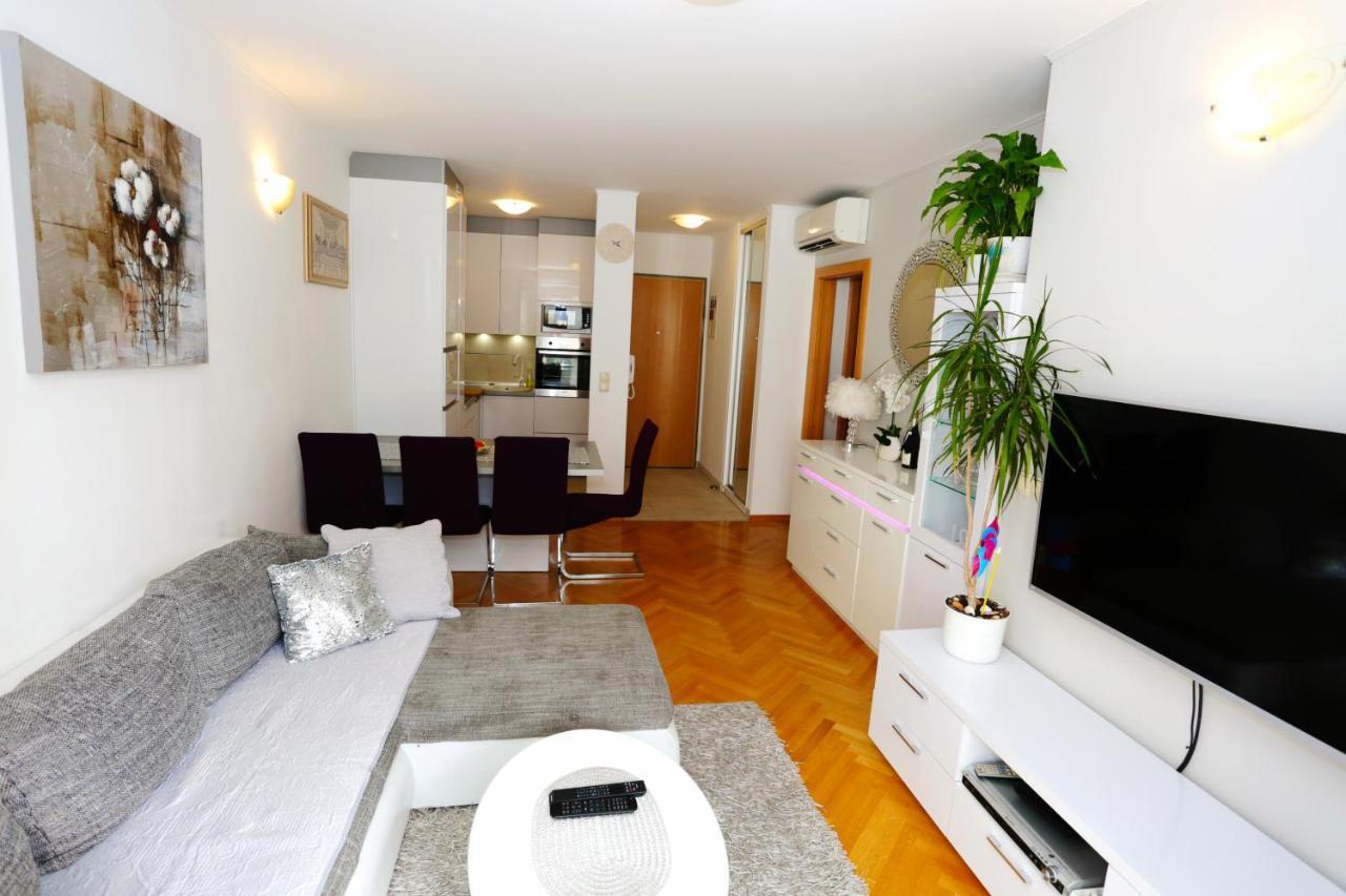 Luxury Family Apartment أوميس المظهر الخارجي الصورة