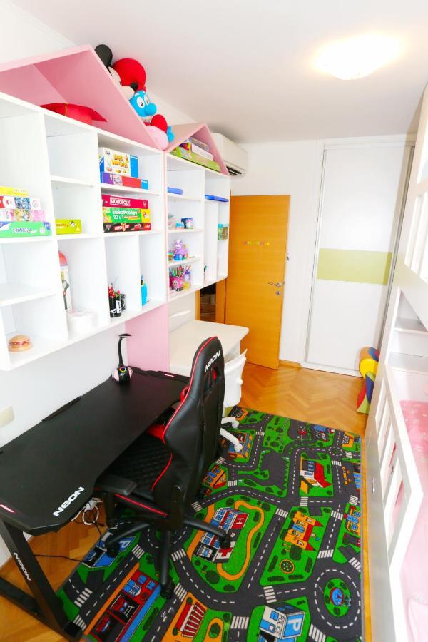 Luxury Family Apartment أوميس المظهر الخارجي الصورة