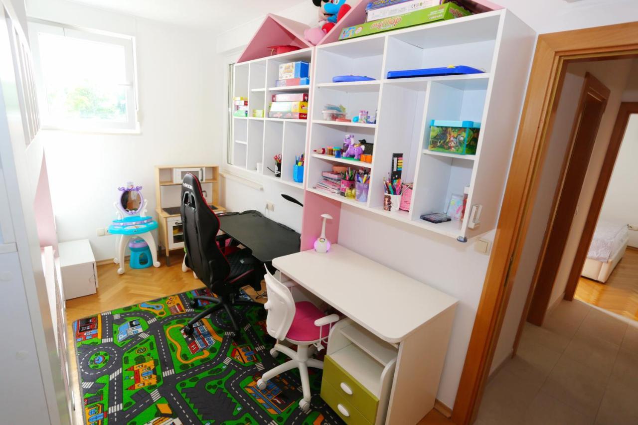 Luxury Family Apartment أوميس المظهر الخارجي الصورة